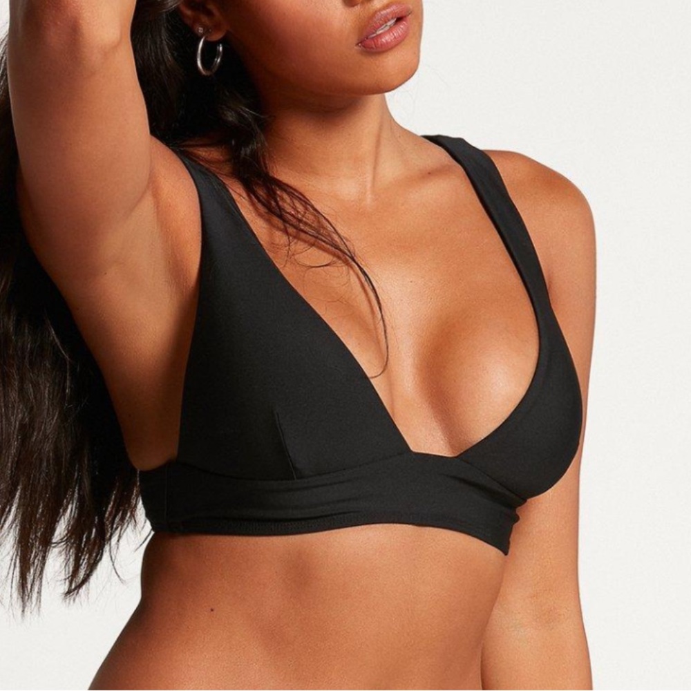 NWOT Volcom Simply Seamless Halter - Picture 3 of 16
